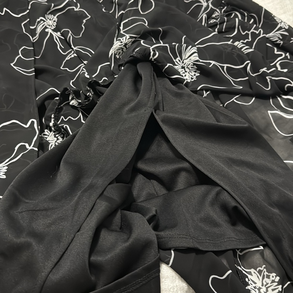 Black and white Maxi dress - Picture 11 of 12